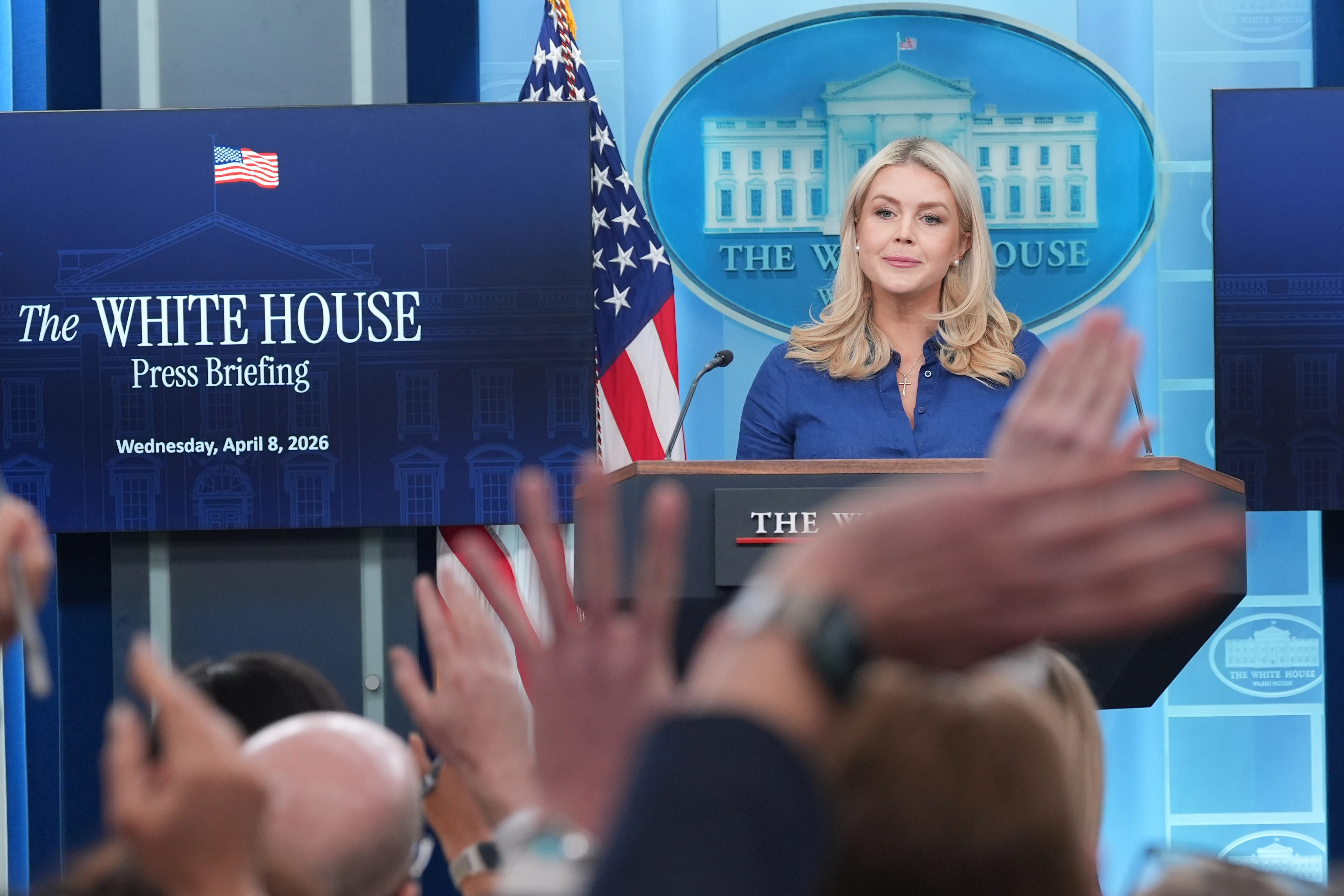 Trump  캐롤라인 레빗 미 백악관 대변인이 8일(현지시간) 워싱턴D.C. 백악관에서 브리핑을 열고 이란과의 회담에 대해 설명하고 있다. 2026.4.8 워싱턴D.C. AP 연합뉴스