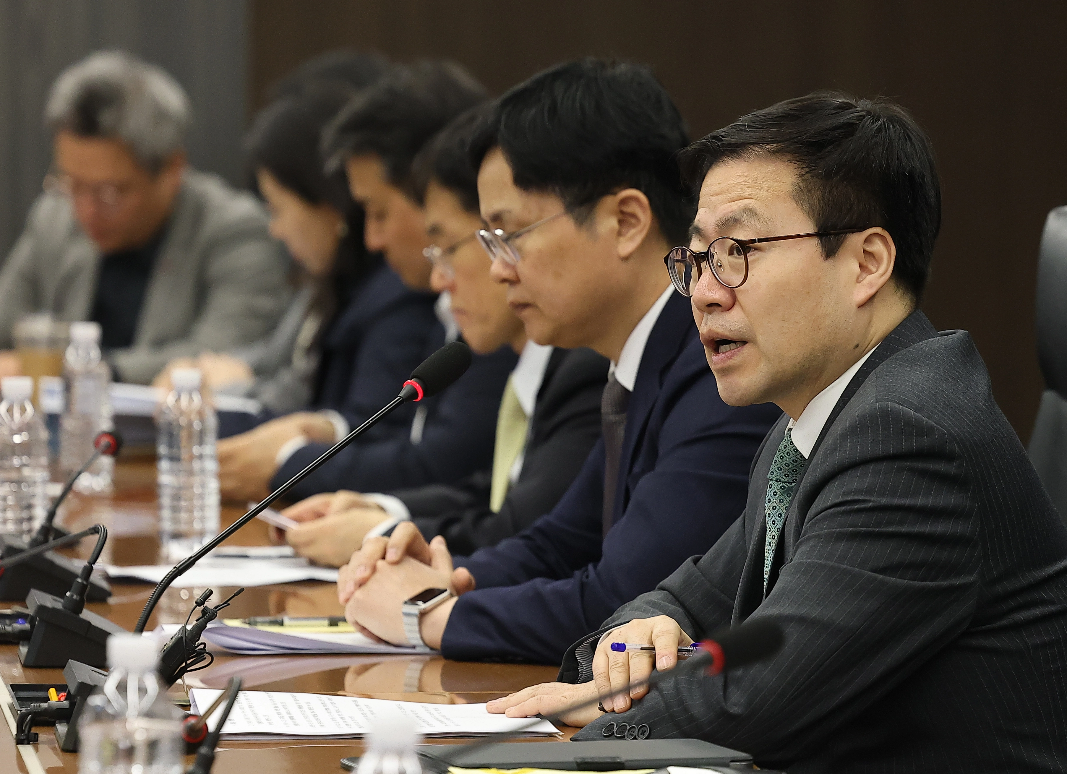 인사말하는 여한구 통상교섭본부장  여한구 산업통상부 통상교섭본부장이 9일 서울 중구 대한상공회의소에서 열린 철강보호무역조치 관련 민관 합동 점검회의에서 인사말하고 있다. 연합뉴스