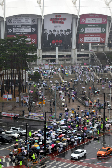 진군하는 ‘아미’