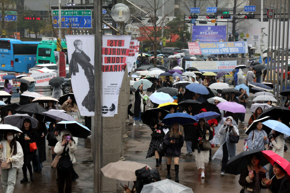 ‘아미’로 북적이는 고양종합운동장