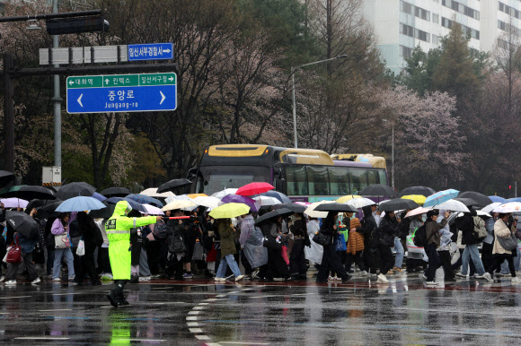 진군하는 ‘아미’