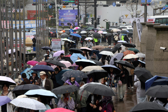 ‘아미’로 북적이는 고양종합운동장
