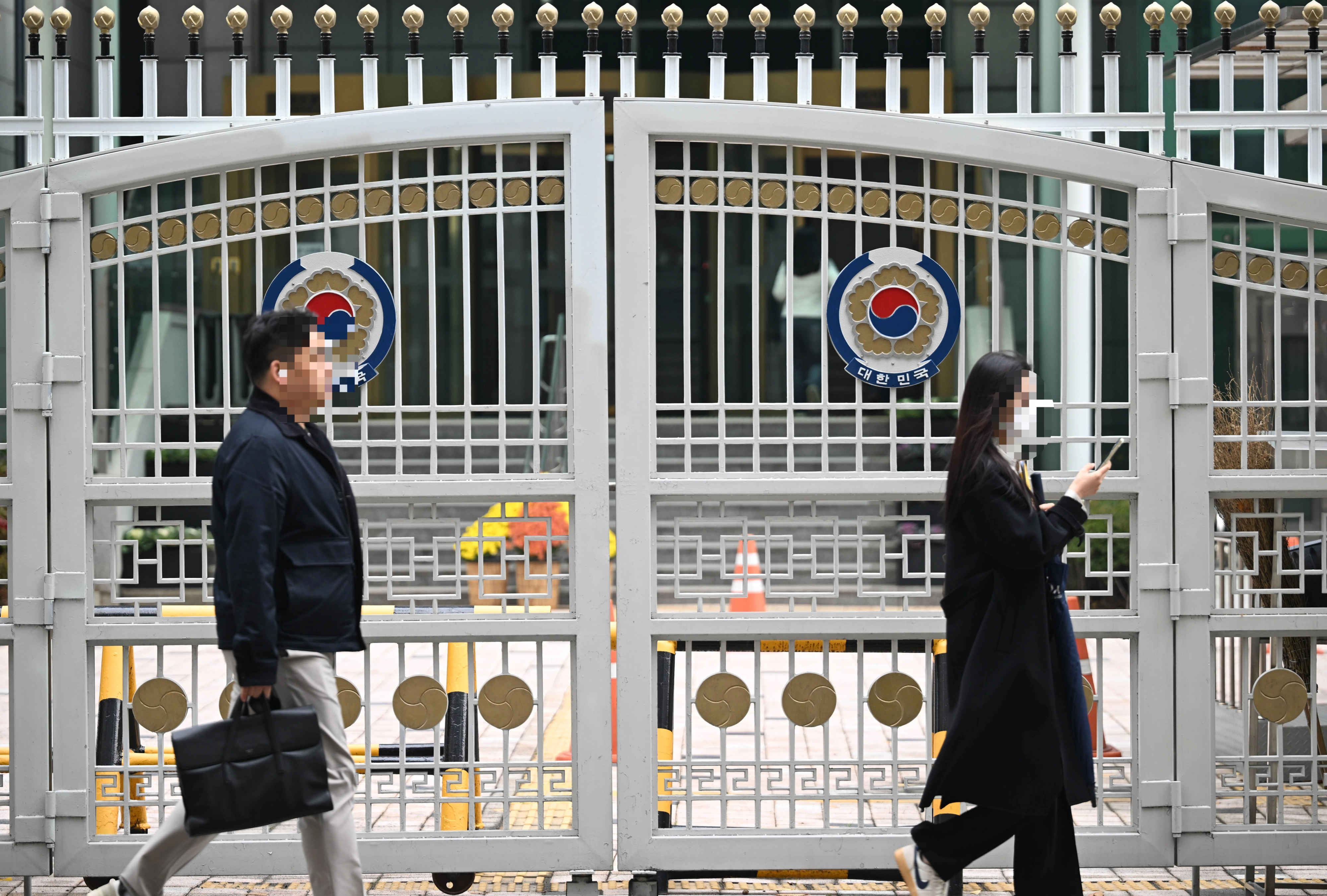 지난해 11월 25일 서울 종로구 정부서울청사 입구. 홍윤기 기자