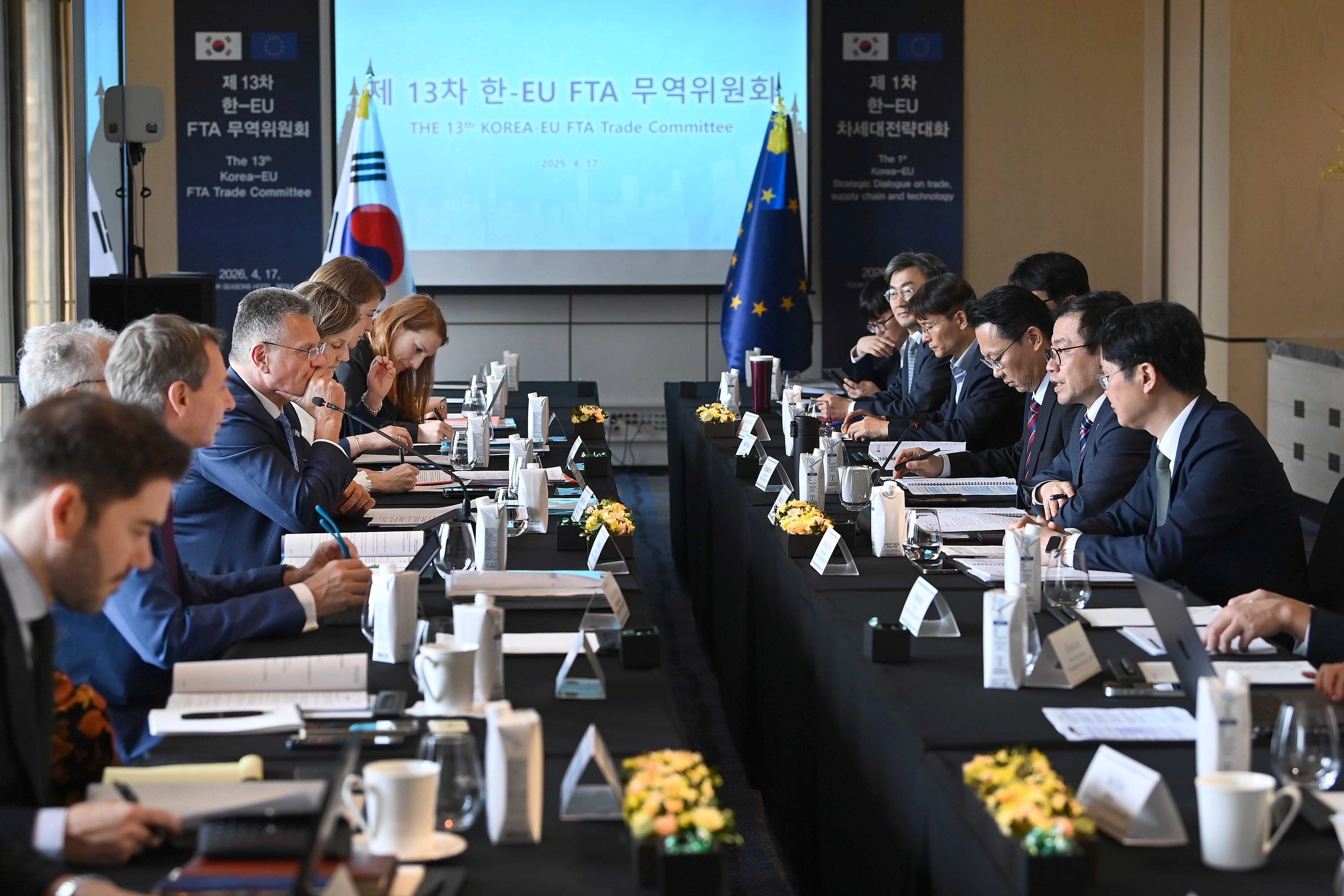 제13차 한-EU FTA 무역위원회 및 제1차 차세대전략대화 개최  여한구 산업통상부 통상교섭본부장이 17일 서울 종로구 포시즌스호텔에서 열린 제13차 한-EU FTA 무역위원회 및 제1차 차세대전략대화에서 발언하고 있다. 산업통상부 제공