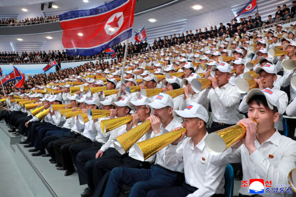 북한, 태양절 기념 남자배구경기 개최