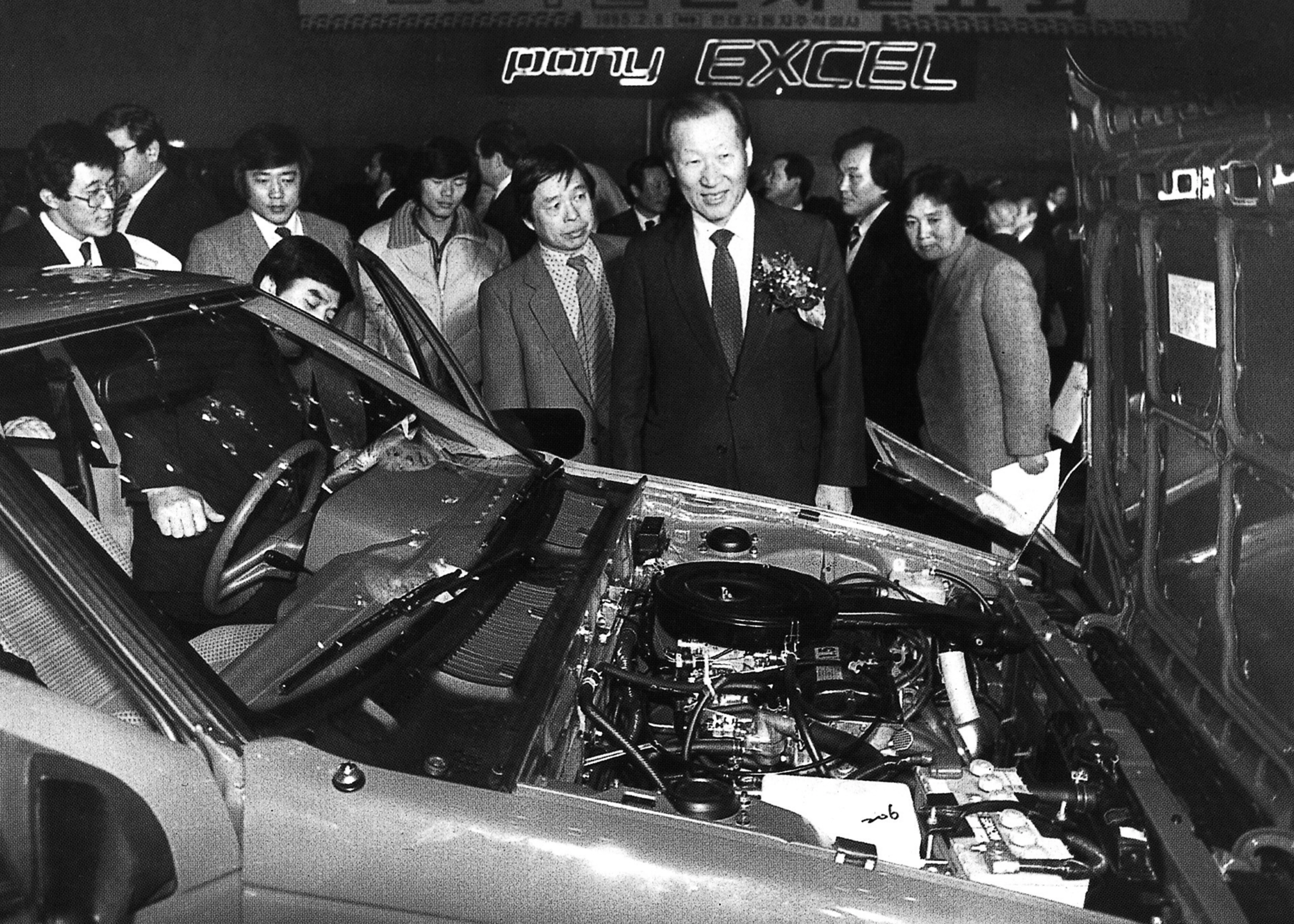정주영 현대그룹 창업주가 1985년 2월 현대자동차 울산공장에서 열린 ‘포니 엑셀’ 신차 출시 기념회 현장에서 웃고 있다.
현대차그룹 제공