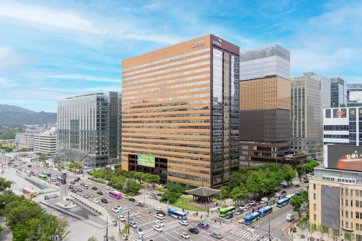 교보 '오너 3세' 신중현, SBI저축銀 시너지팀 전면 배치 - 뉴스 썸네일 이미지