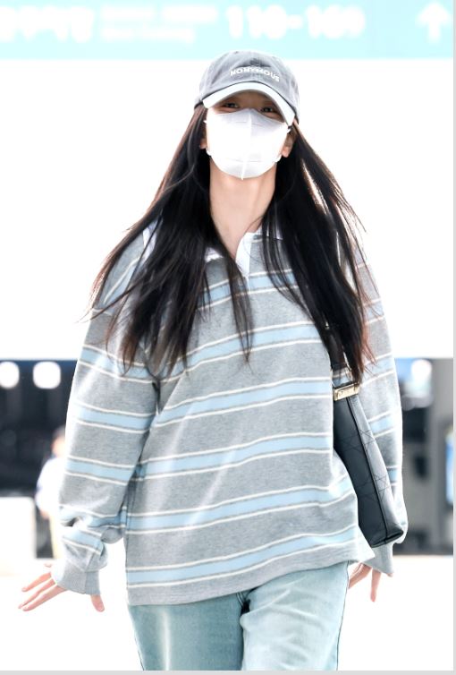 블랙핑크 지수, 출국