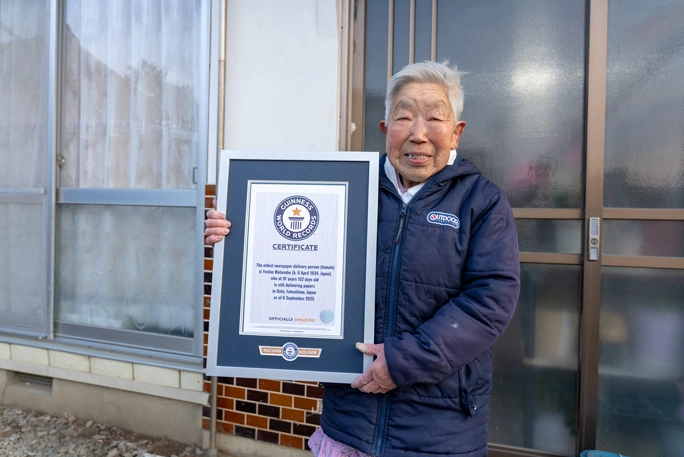 ‘세계 최고령 여성 신문 배달원’ 기네스 세계기록을 새로 쓴 와타나베 요시에(92). 기네스 월드레코드 제공