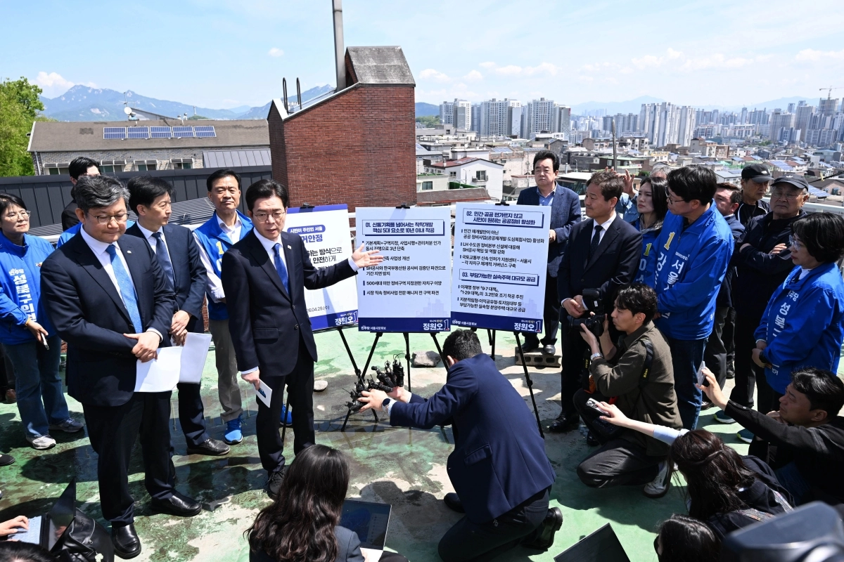 장위14주택 재개발구역 찾은 정원오 후보