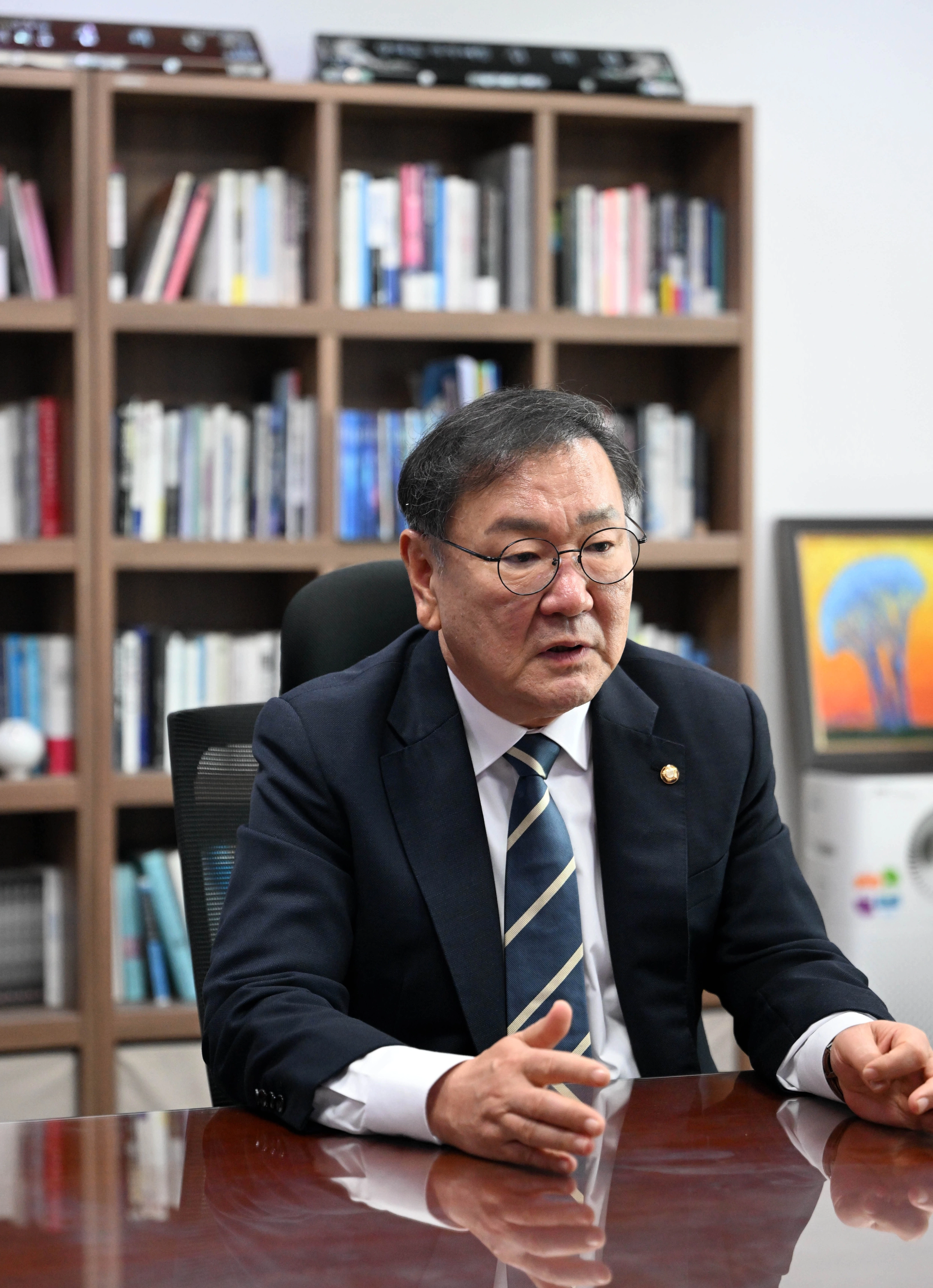22대 후반기 국회의장 선거에 도전하는 김태년 더불어민주당 의원이 5일 국회의원회관에서 서울신문과 인터뷰하고 있다. 홍윤기 기자