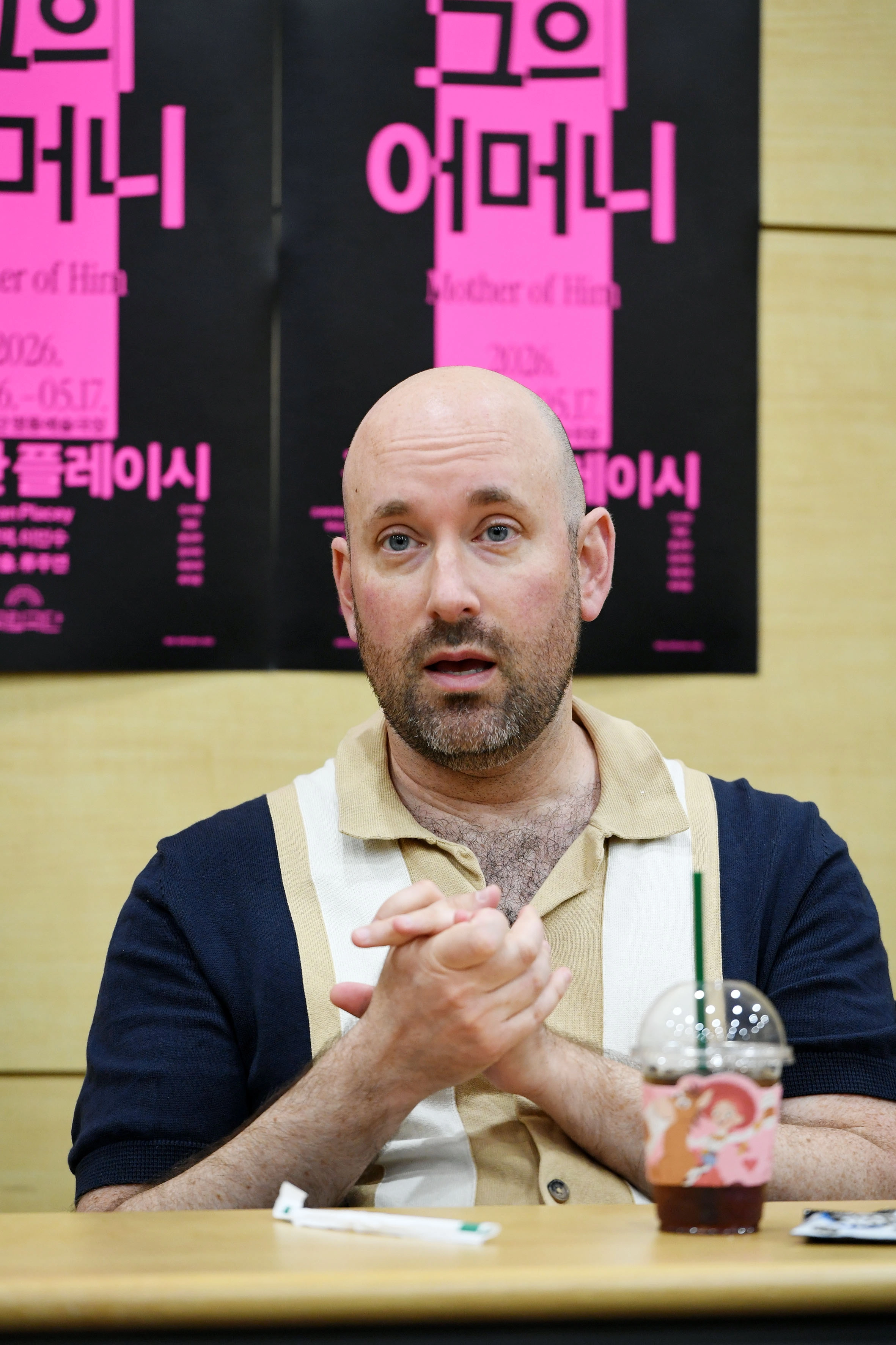 극작가 에반 플레이시