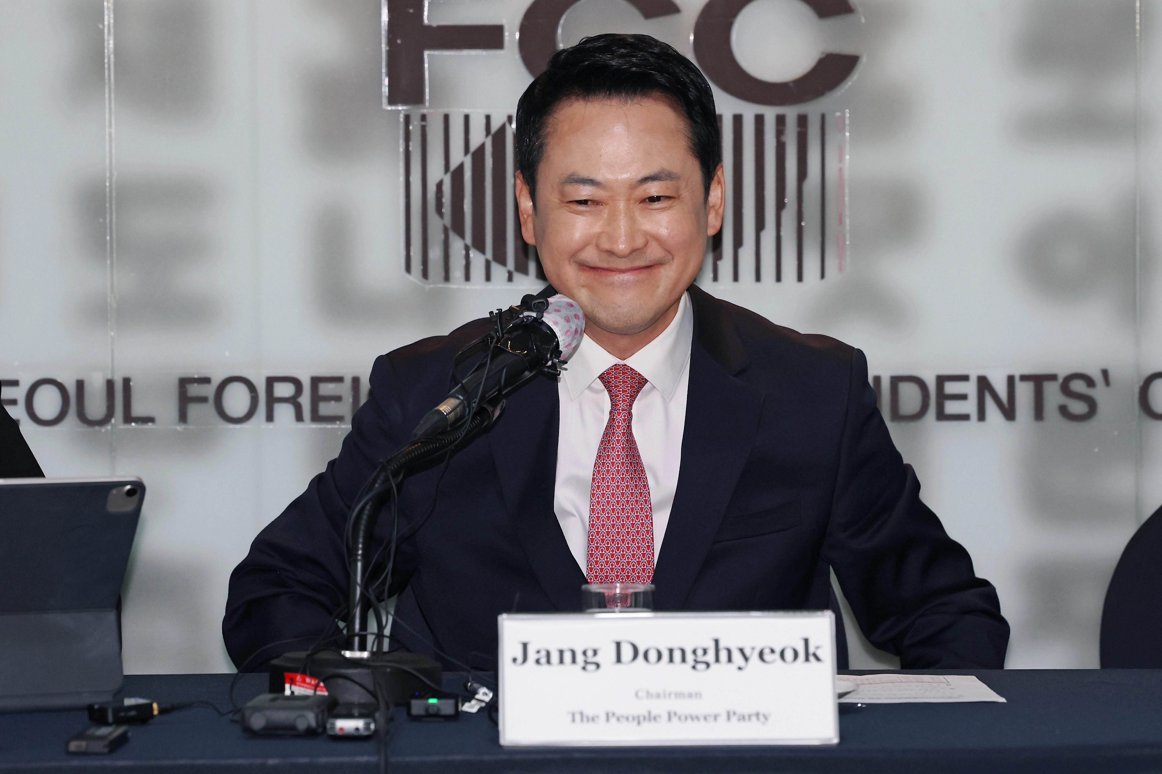 외신기자 간담회 참석한 장동혁 국민의힘 대표  장동혁 국민의힘 대표가 8일 서울 중구 한국프레스센터에서 열린 서울외신기자클럽 초청 외신기자 간담회에 참석해 있다. 2026.05.08. 뉴시스