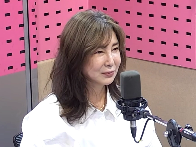 지난 11일 방송된 SBS 파워FM ‘박하선의 씨네타운’에 출연한 배우 심혜진. 유튜브 채널 ‘SBS 라디오 에라오’ 캡처