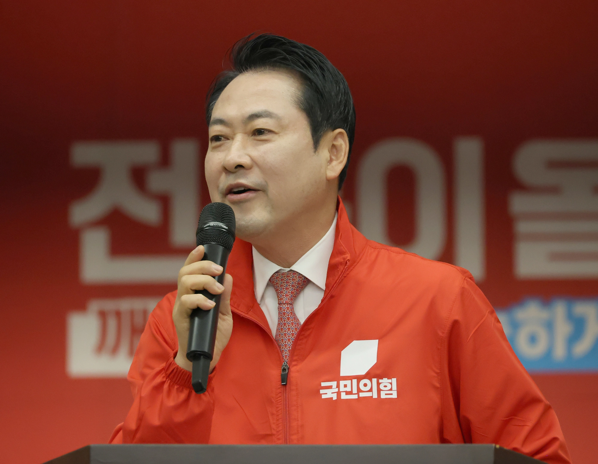 국민의힘 장동혁 대표가 16일 전북 전주시 완산구 국민의힘 전북도당에서 열린 전북 선거대책위원회 발대식 및 필승결의대회에서 발언하고 있다. 2026.5.16 연합뉴스