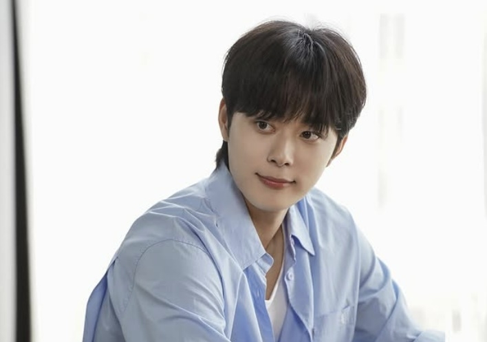 ‘그대로 있어주면 돼’ 뮤직비디오 비하인드 컷. 유선호 인스타그램 캡처
