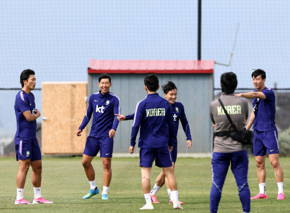 26일(현지시간) 오후 미국 유타주 헤리먼에 위치한 자이언스뱅크 트레이닝센터에서 축구 국가대표팀 손흥민과 조규성 등 선수들이 훈련을 하고 있다. 2026.5.27 연합뉴스