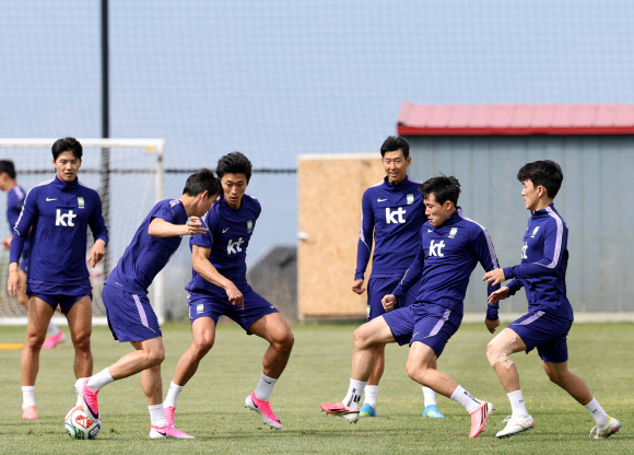 26일(현지시간) 오후 미국 유타주 헤리먼에 위치한 자이언스뱅크 트레이닝센터에서 축구 국가대표팀 손흥민과 조규성 등 선수들이 훈련을 하고 있다. 2026.5.27 연합뉴스
