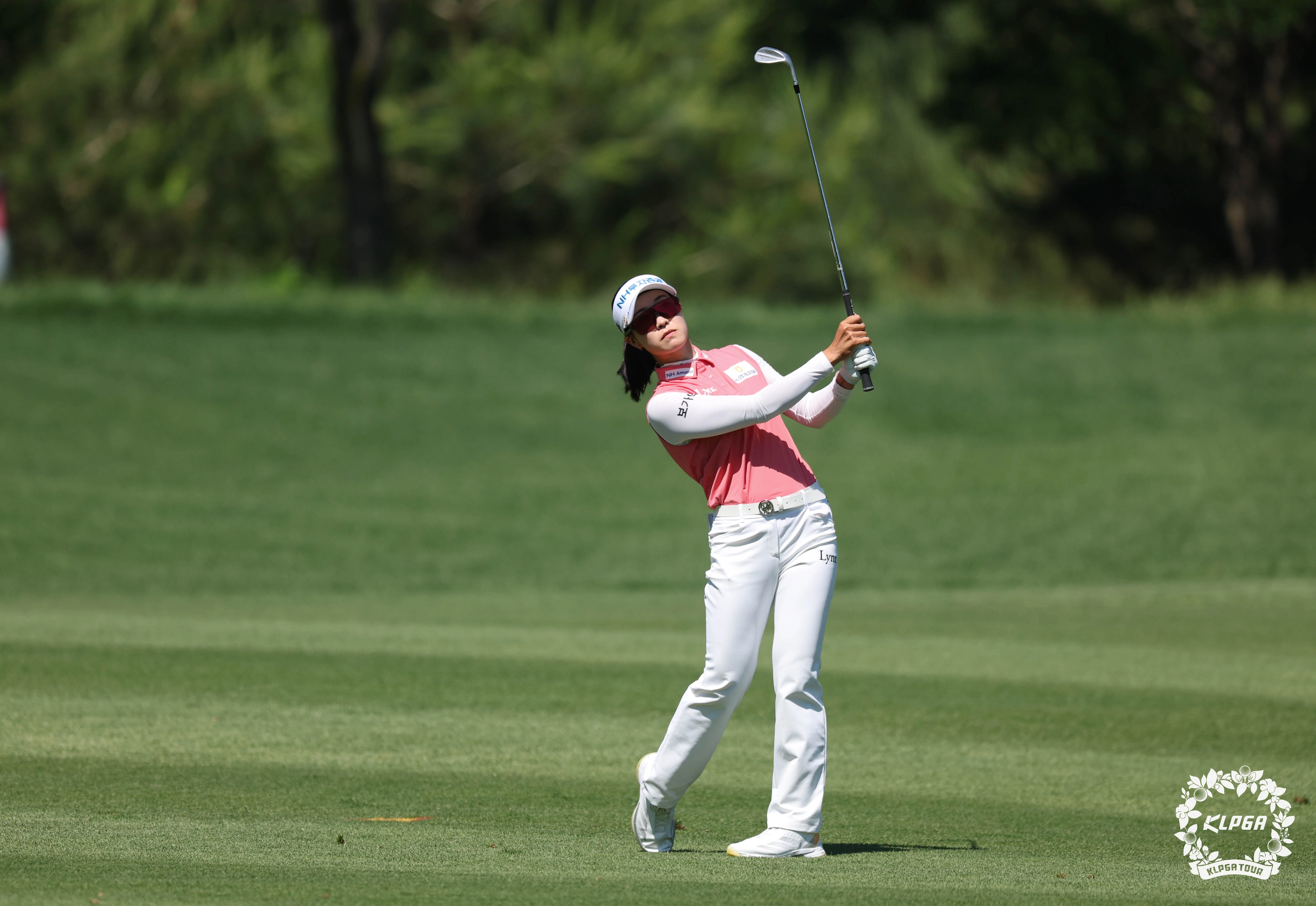 박민지가 이날 최종 라운드 1번 홀에서 아이언샷을 때리는 모습.
KLPGA 제공