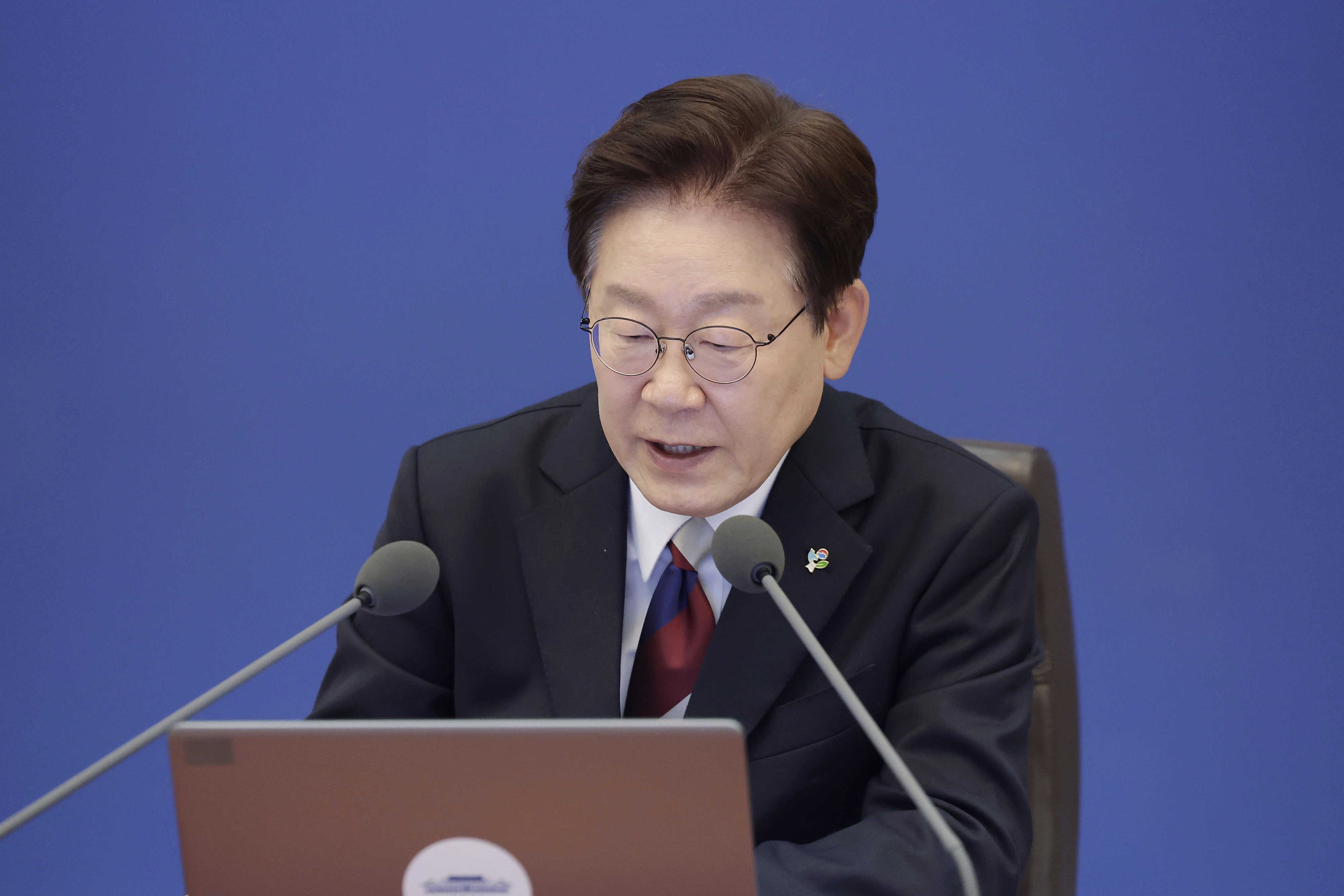 이재명 대통령, 수석보좌관회의 발언  이재명 대통령이 4일 청와대에서 열린 수석보좌관회의에서 발언하고 있다. 2026.6.4 [청와대통신사진기자단]
