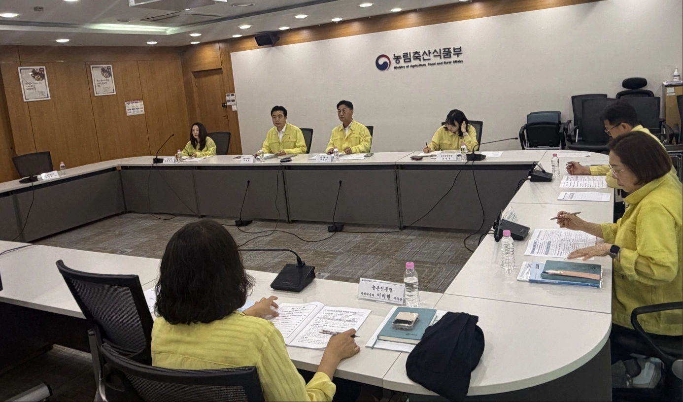 농림축산식품부가 5일 농촌진흥청, 지방자치단체 등 관계기관과 함께 과수화상병 점검회의를 개최하고 있다. 농림축산식품부 제공