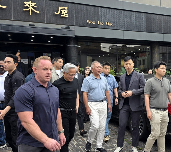 젠슨 황·정의선, 우래옥서 평양냉면 회동