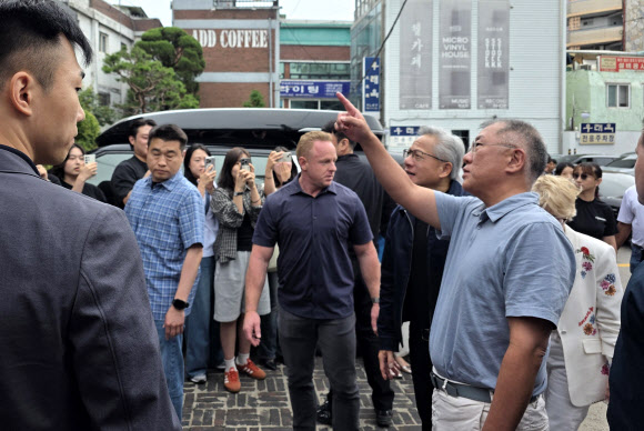 젠슨 황·정의선, 우래옥서 평양냉면 회동