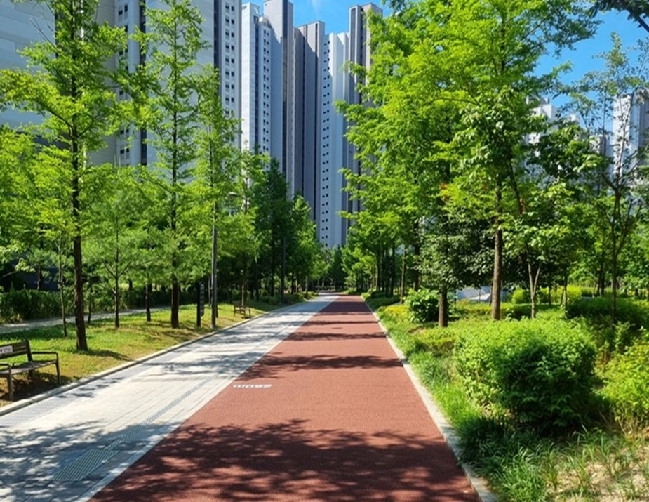 정비사업 완료 된 산책로. 서울시의회 제공