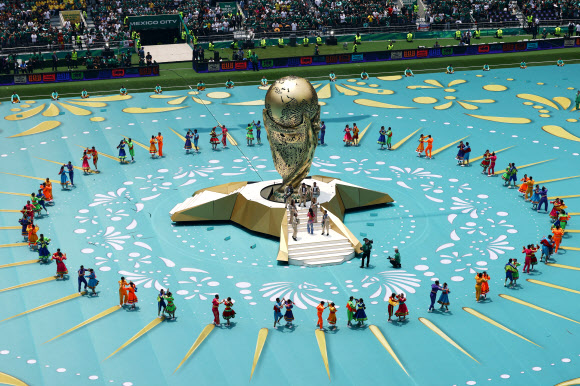 11일(현지시간) 멕시코 멕시코시티 스타디움에서 2026 국제축구연맹(FIFA) 북중미 월드컵 개막식이 열리고 있다. 로이터 연합뉴스
