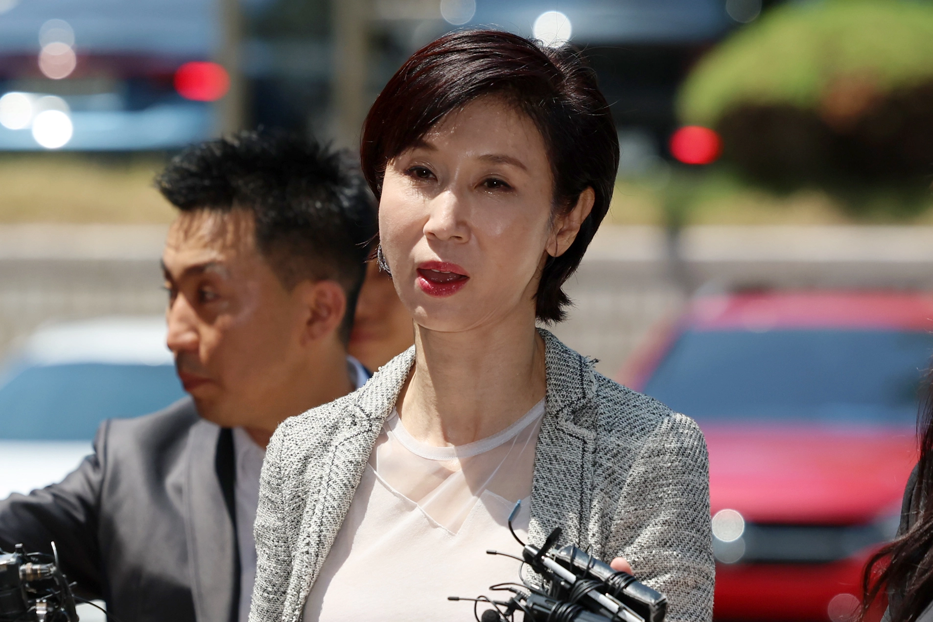 노소영 아트센터 나비 관장이 15일 서울 서초구 서울고법에서 열린 최태원 SK그룹 회장과의 재산 분할 파기환송심 2차 조정 기일에 출석하고 있다. 2026.6.15 공동취재