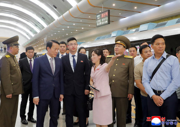 방북 중인 베트남 공안성 대표단이 평양지하철도를 참관했다고 조선중앙통신이 16일 보도했다. 2026.6.16. 평양 조선중앙통신 연합뉴스