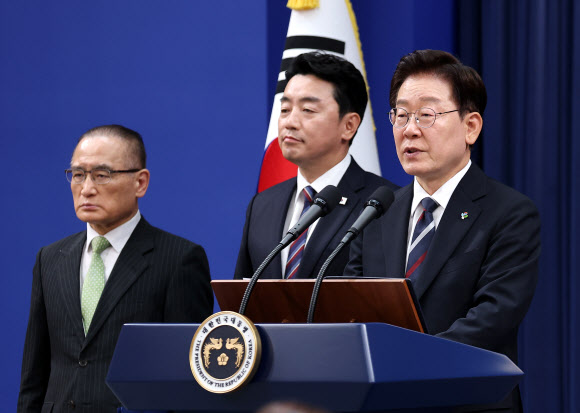 G7·유럽순방 결과 브리핑하는 이재명 대통령