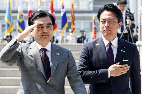 이동하는 한일 국방장관
