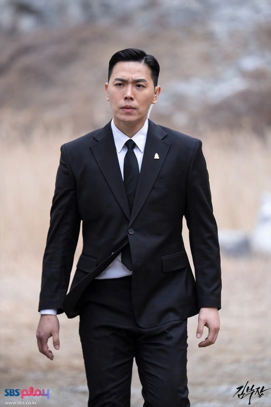 SBS 금토드라마 ‘김부장’ 속 남실장. 배우 이동하