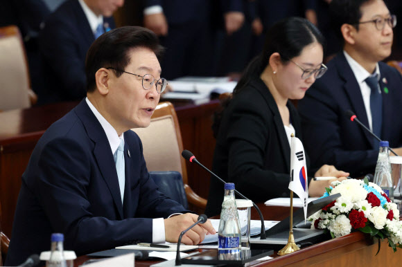 이재명 대통령이 9일(현지시간) 몽골 울란바타르 정부청사에서 열린 오흐나 후렐수흐 대통령과의 정상회담에서 발언하고 있다. 2026.7.9 연합뉴스