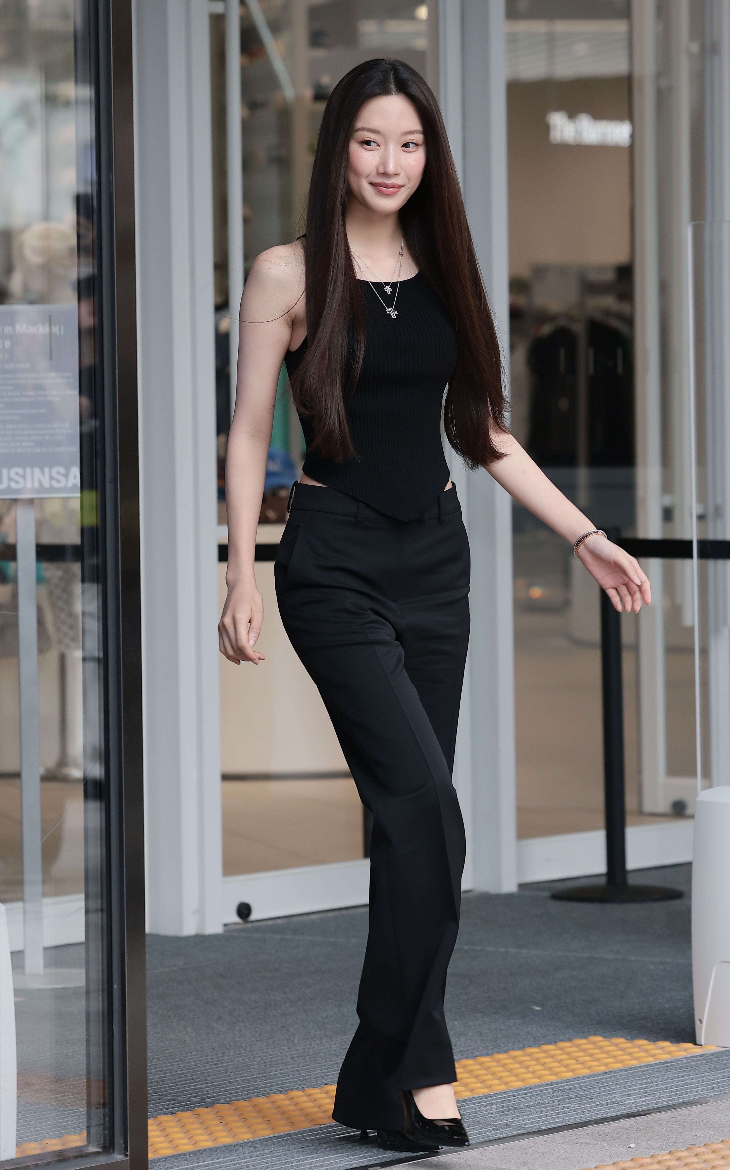 배우 문가영이 13일 서울 성수동 무신사메가스토어 성수에서 열린 뷰티 브랜드 나스 인세이셔블 리퀴드 블러쉬 팝업스토어 오픈 행사에 참석하고 있다. 2026.7.13. 뉴스1
