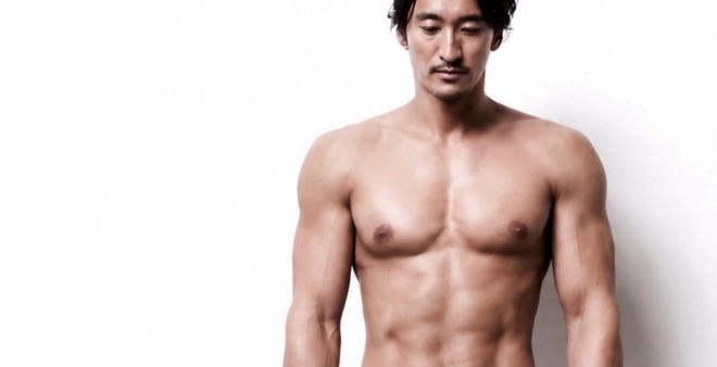 배우 신현준이 탄탄한 근육질 몸매를 공개하며 팬들의 감탄을 자아냈다. 신현준 인스타그램 캡처