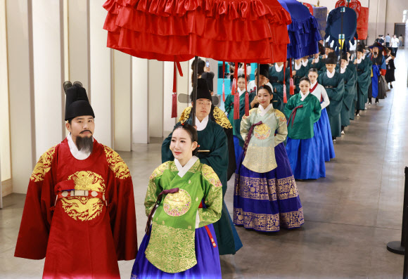 세계유산위원회서 만난 조선 왕실 행렬