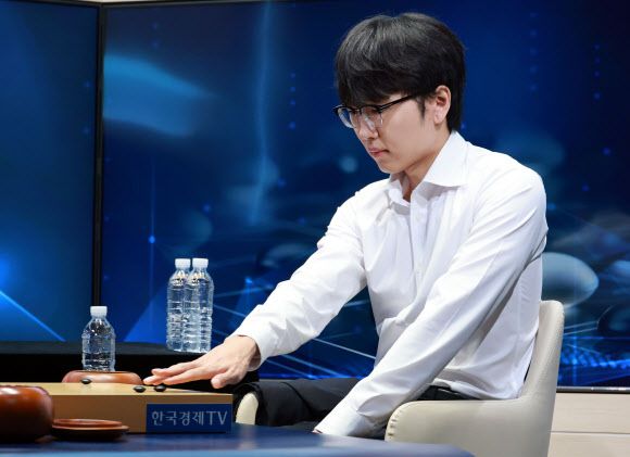 착수하는 신진서