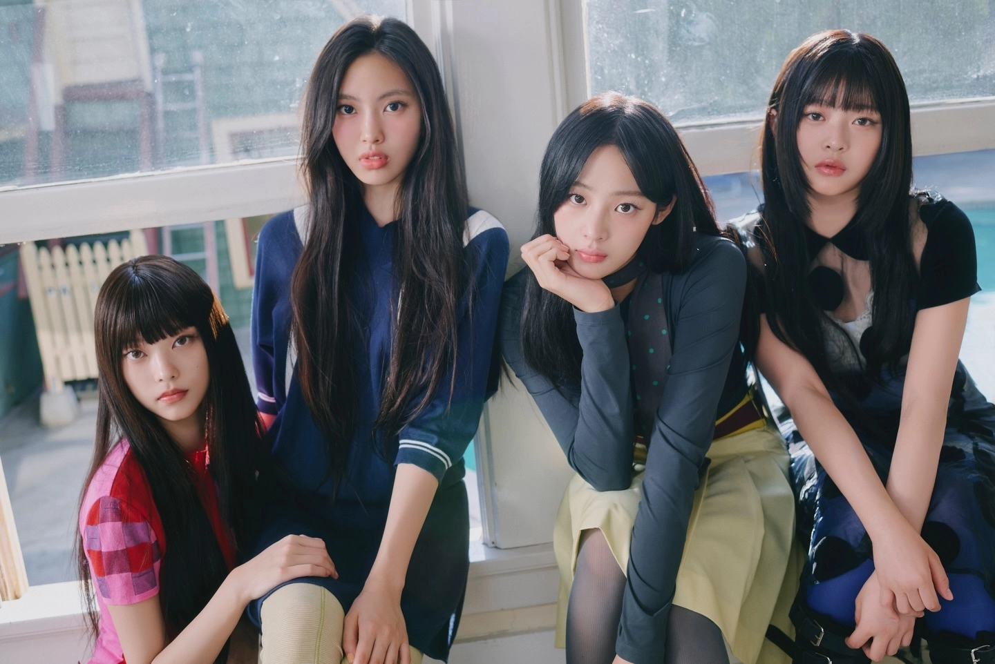 그룹 뉴진스. 왼쪽부터 해린, 혜인, 민지, 하니. 어도어 제공