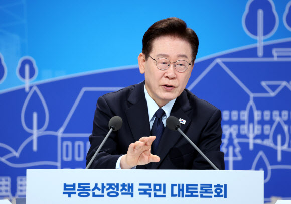 이재명 대통령이 23일 서울 여의도 KBS에서 열린 부동산정책 국민 대토론회에서 발언하고 있다. 2026.7.23  연합뉴스