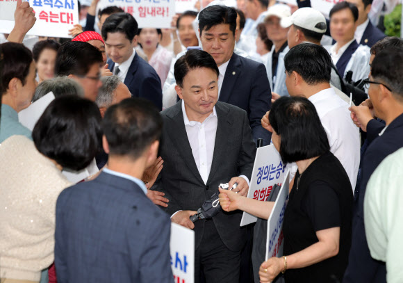 특검 조사 출석하는 원희룡 전 장관