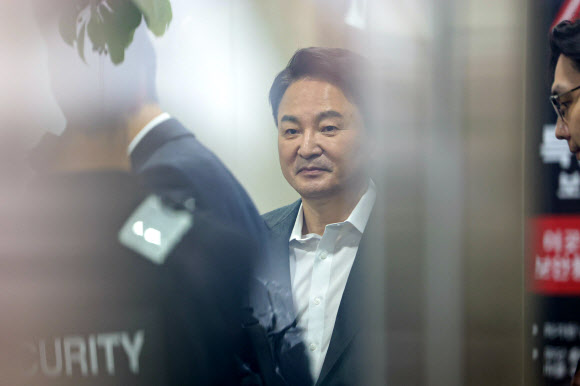 원희룡 전 장관, 특검 조사 출석