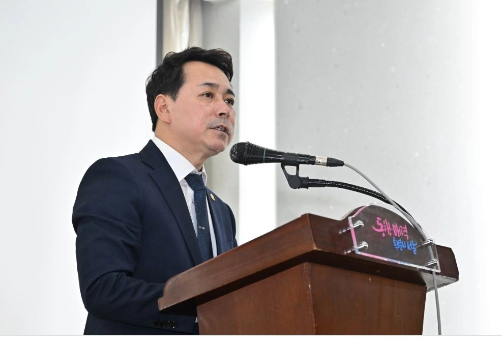 임만균 서울시의회 의장이 29일 서울시청 서소문청사에서 열린 ‘제3차 서울시 도시철도망 구축계획 시민공청회’에서 축사하고 있다. 서울시의회 제공