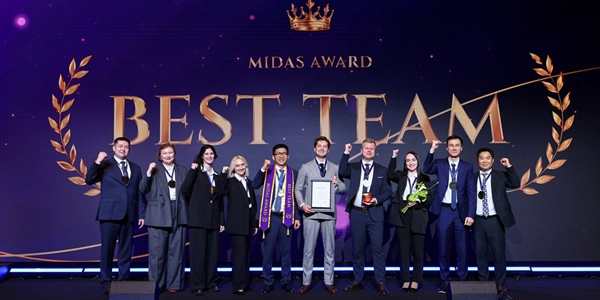 마이다스아이티 러시아법인이 MIDAS AWARD 시상식에서 우수 조직상을 받았다. (출처: 마이다스그룹)