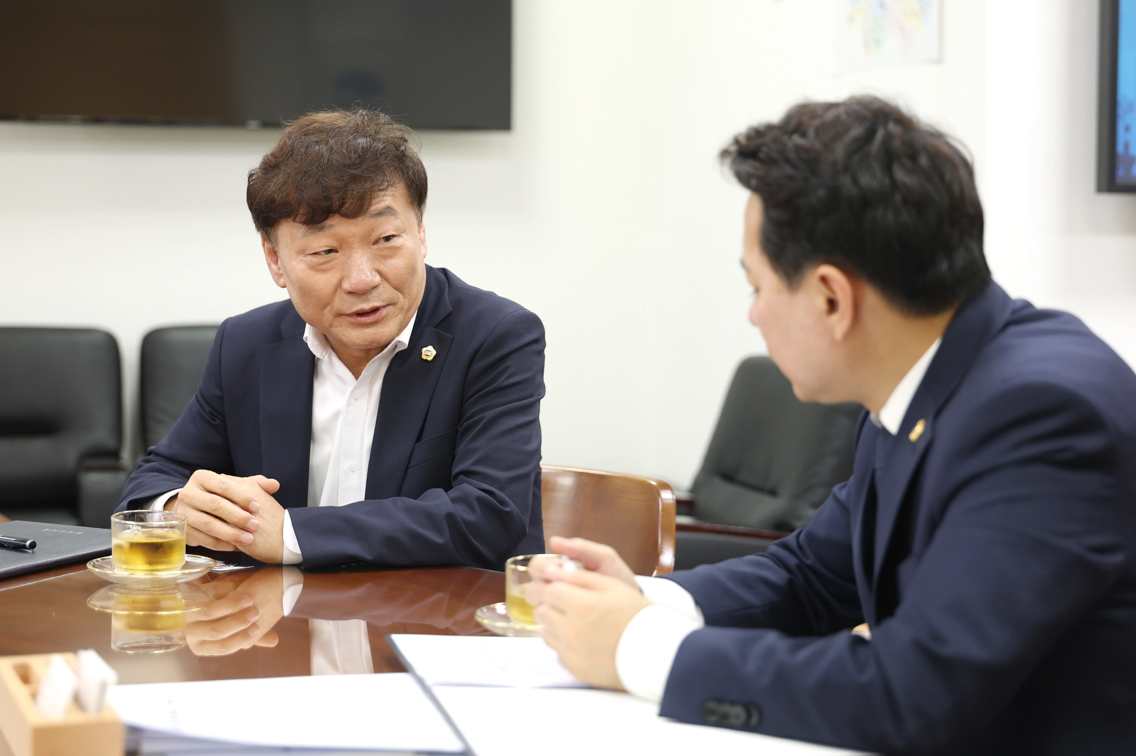 ▲남종섭 의장이 서울특별시의회에서 임만균 의장과 지방의회법 제정을 위한 협력 방안을 논의하고 있다. (사진=경기도의회)