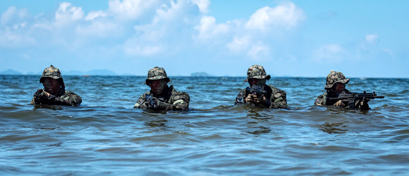 육군 특전사 해상침투훈련