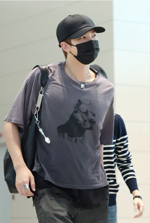 출국하는 RM