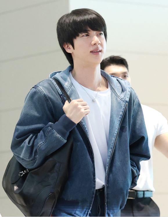 방탄소년단 진, 막 잠에서 깬 말랑말랑 비주얼