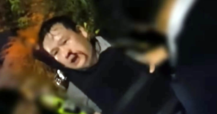 현장에서 검거되고 있는 성병대 출처-MBC 히든아이 캡처